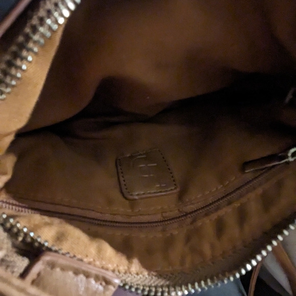 LG crossbody - Picture 5 of 5